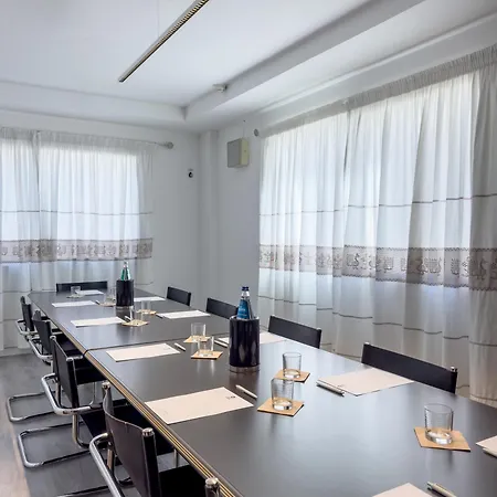 Western Italia Hotel 3*