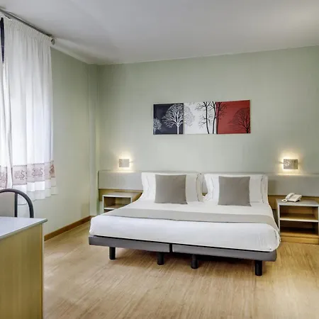 Western Italia Hotel 3*