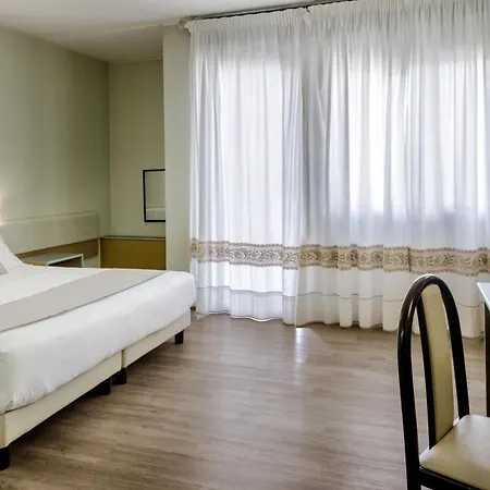 Hotel Western Italia 3*
