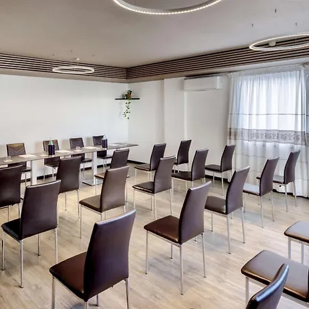 Western Italia Hotel 3*