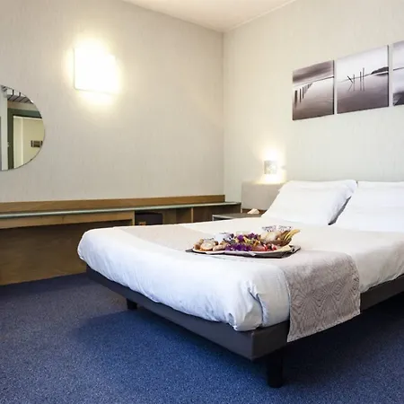 Western Italia Hotel 3*