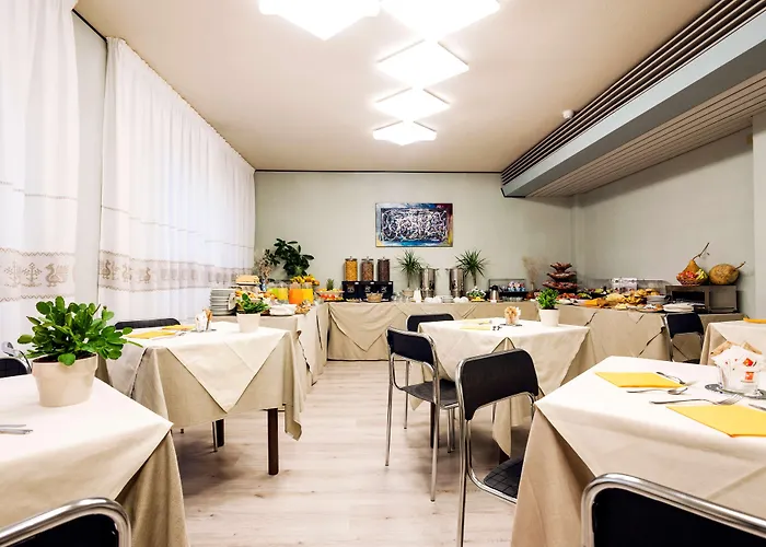 Hotel Western Italia 3*