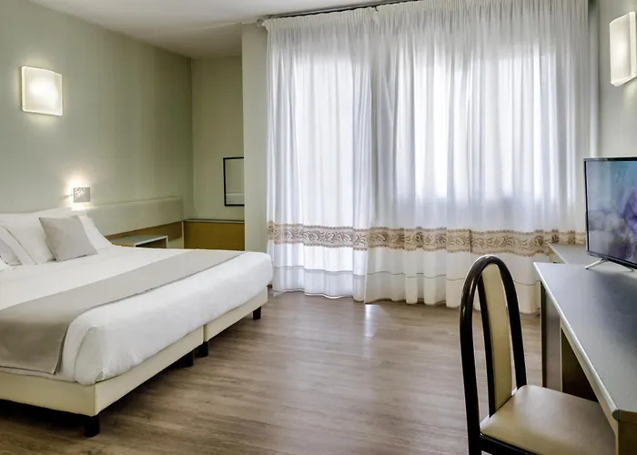 Hotel Western Italia 3*